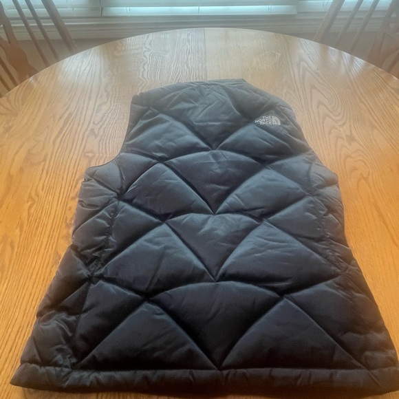 The North Face 550 Black Satin Quilted Puffer Vest Packable Size M - Picture 3 of 11